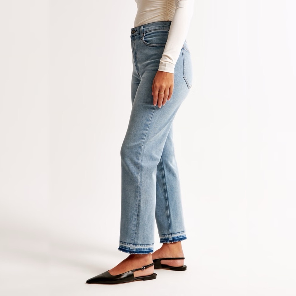 NWT Abercrombie & Fitch Curve Love Ultra High Rise Ankle Straight Jeans, Size 28